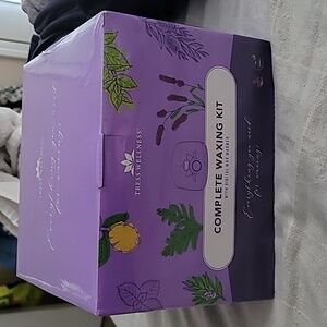 Need a good wax get this complete unopened set !!!!!